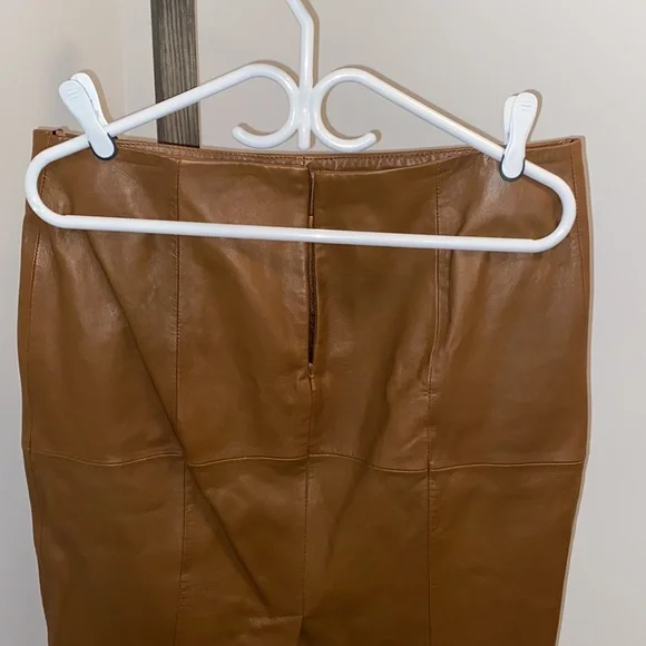 COPY - Melanie Lyne - Picture 5 of 5